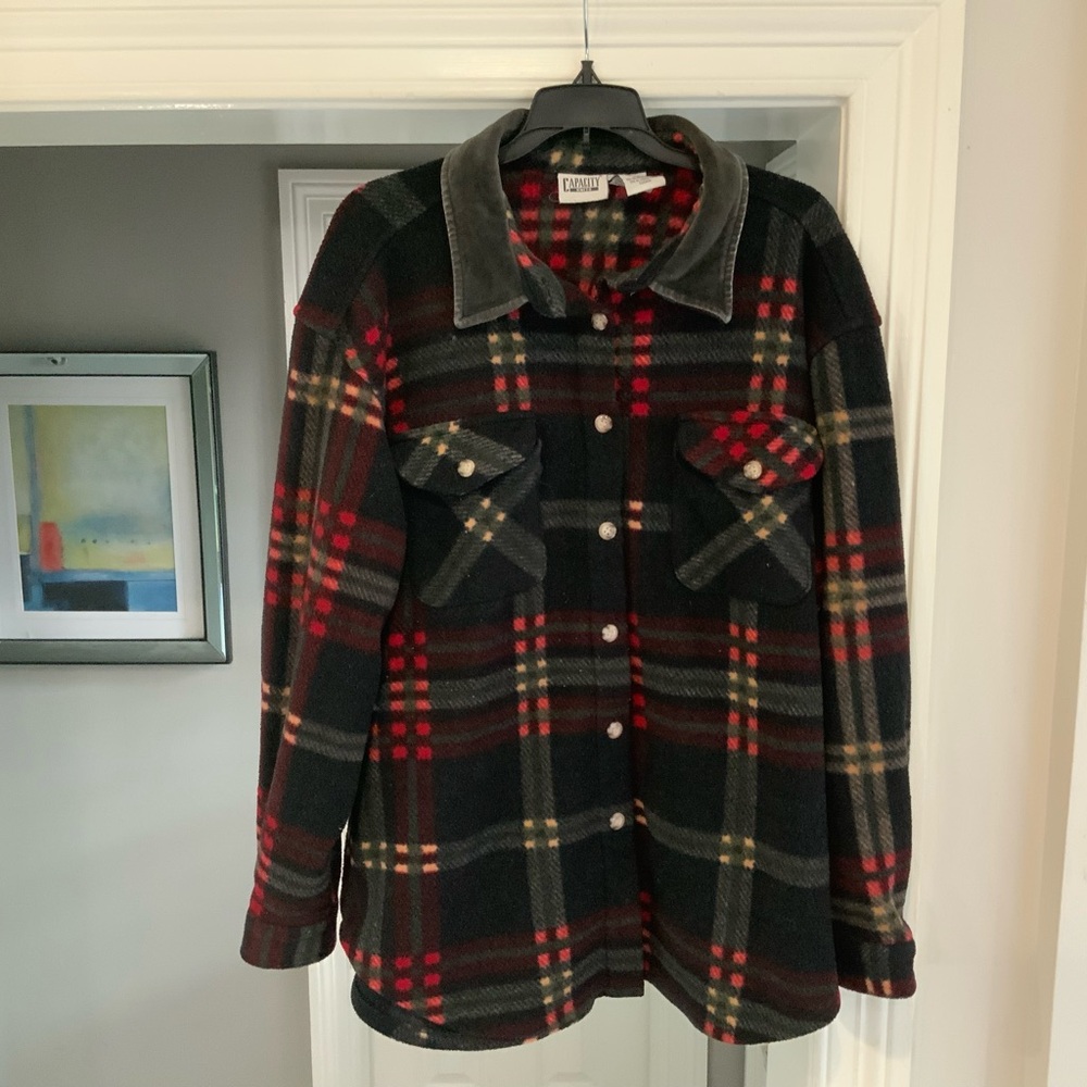 Capacity knits  men’s Plaid Button-Up Jacket/shirt. Size large. SKU 2630